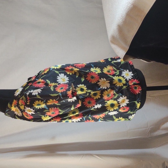 Vintage 70's Black w/Daisies Short Sleeved Button Up Blouse -Modern Edge Sz LG - Picture 10 of 16